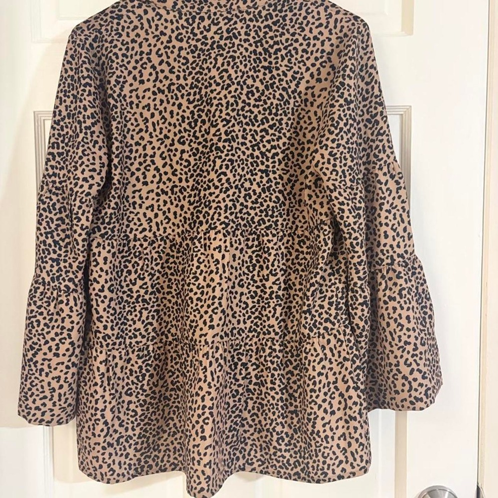 TUCKERNUCK | Tan Black Leopard Print Tiered Babydoll Blouse Size S - Picture 6 of 7